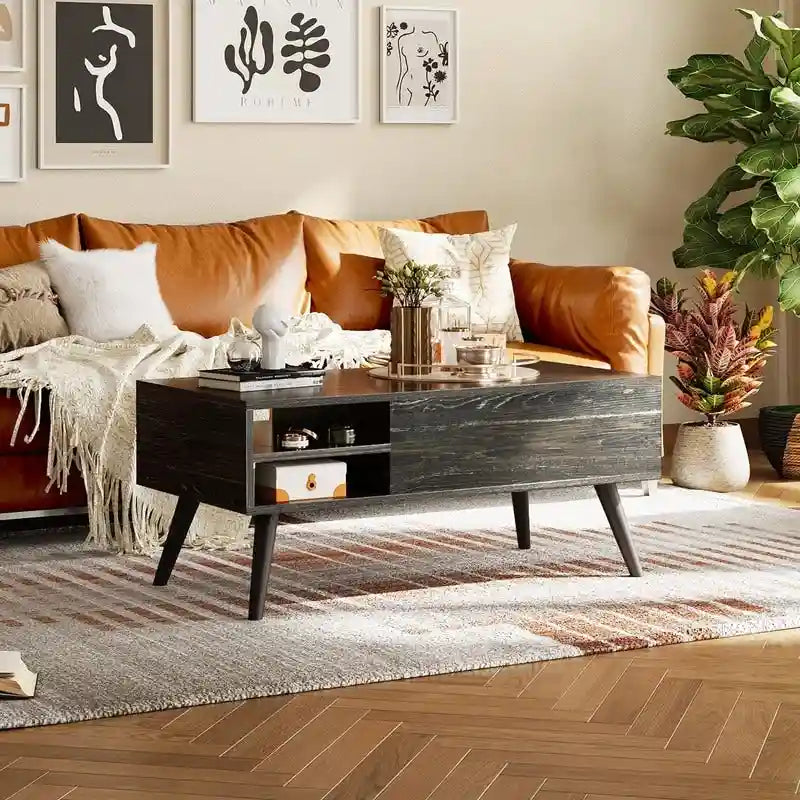 Couchtisch mit Hubplatte, verstecktem Stauraum, seitlicher Ablage und Holzmaserung im Mid-Century-Stil