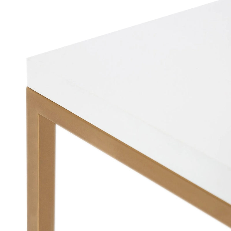 Quadratischer geometrischer Couchtisch mit Metallgestell, moderner Glamour-Stil in Weiß und Gold